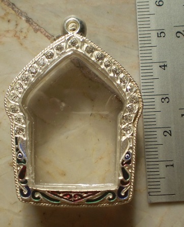 ต้อนรับตรุษจีน   ราคาพิเศษ  ตลับเงินลงยาฝั่งเพชร  ใส่ขุนแผนพรายกุมารพิืมพ์ใหญ่ 