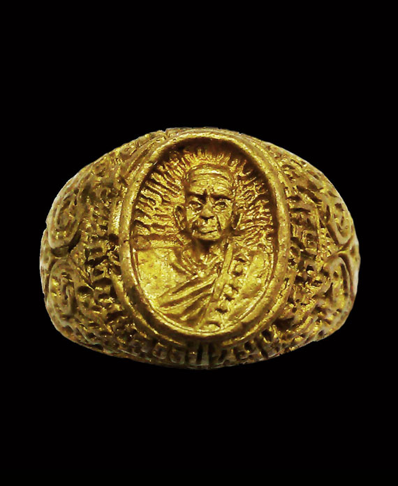 แหวนเสาร์๕ มหาเศรษฐี หลวงปู่หมุน วัดบ้านจาน เนื้อทองทิพย์ สภาพสวยมาก เดิมๆ ไม่ผ่านการใช้