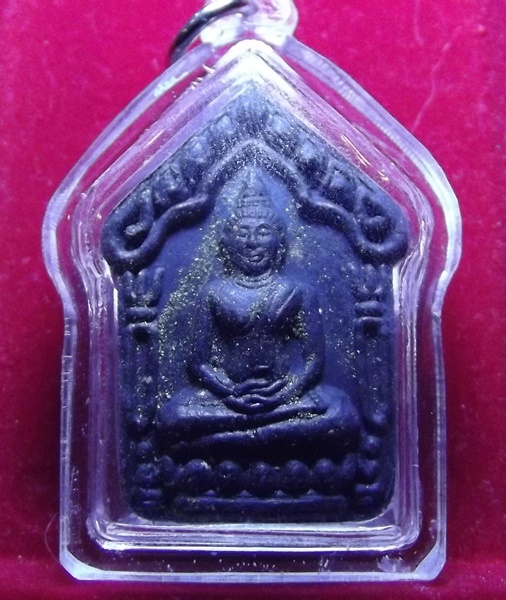 พระขุนแผนนางบัวคลี่ ปี 2544 เนื้อดำ โรยผงตระใบ ตระกรุตเงิน หลวงพ่อสาคร วัดหนองกรับ