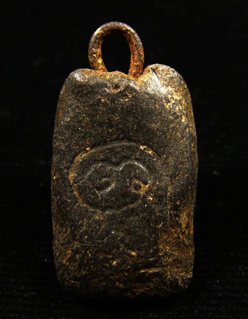 พระเนื้อผงลงรัก เนื้อหามวลสารดี สวยไม่ทราบที่ครับ