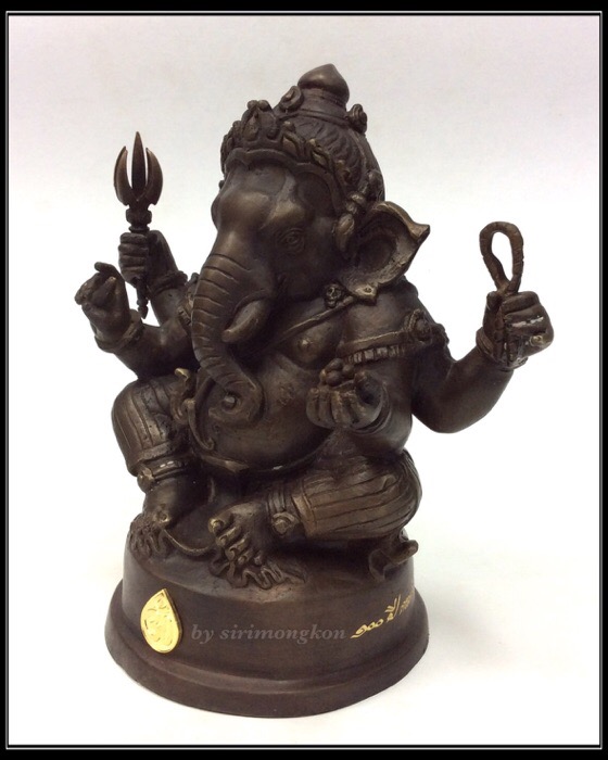 พระพิฆเนศ ปางนั่งบรมครู รุ่น 100 ปี กรมศิลปากร ขนาดบูชา หน้าตัก 4 นิ้วครึ่ง เนื้อโลหะผสม No.1905