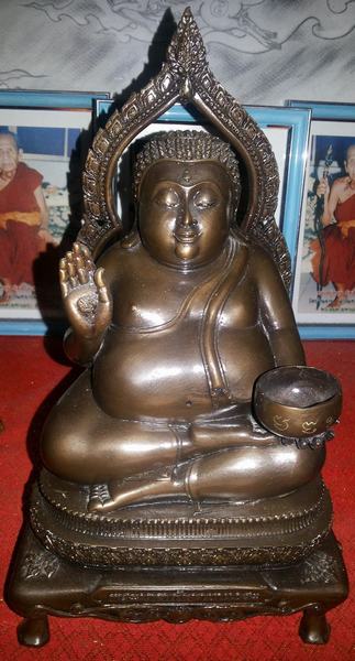 พระสังกัจจาย์ หลวงปู่หงษ์ พรหมปัญโญ วัดเพชรบุรี (สุสานทุ่งมน) แดงเดียวครับ