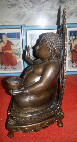 พระสังกัจจาย์ หลวงปู่หงษ์ พรหมปัญโญ วัดเพชรบุรี (สุสานทุ่งมน) แดงเดียวครับ