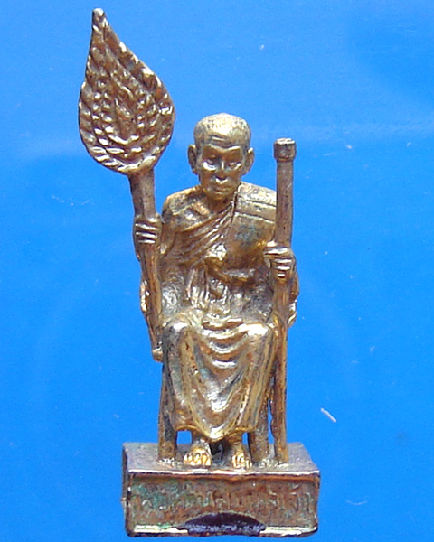 รูปหล่อหลวงพ่อแช่ม วัดฉลอง นั่งถือพัด ปี 2546