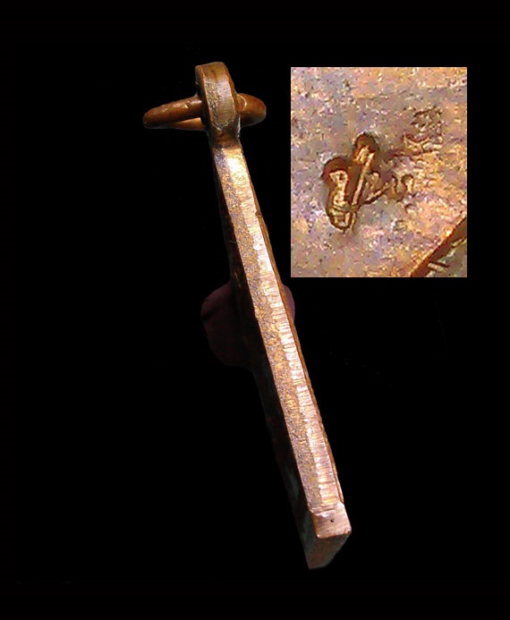 เหรียญมหาพรหมสี่หน้า หลวงปู่หมุน ฐิตสีโล รุ่นจักรพรรดิตราธิราช ปี45 "ตอกโค๊ต" ผิวสวย แดงๆเดิมๆ