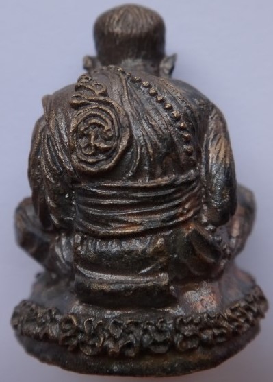 รูปหล่อหลวงปู่หมุน ฐิตสีโล รุ่นลายมือมหาเศรษฐี เนื้อนวะ ปลุกเสกนาน 2 ปีเคาะเดียว