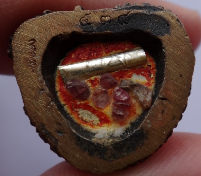 รูปหล่อหลวงปู่หมุน ฐิตสีโล รุ่นลายมือมหาเศรษฐี เนื้อนวะ ปลุกเสกนาน 2 ปีเคาะเดียว