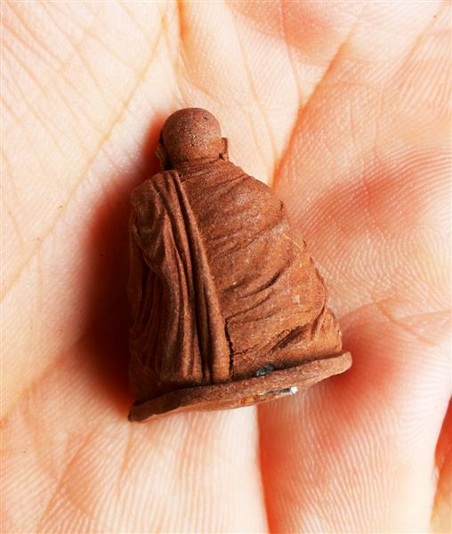 รูปหล่อลอยองค์เนื้อว่าน หลวงพ่อยวง วัดโพธิ์ศรี รุ่น 1