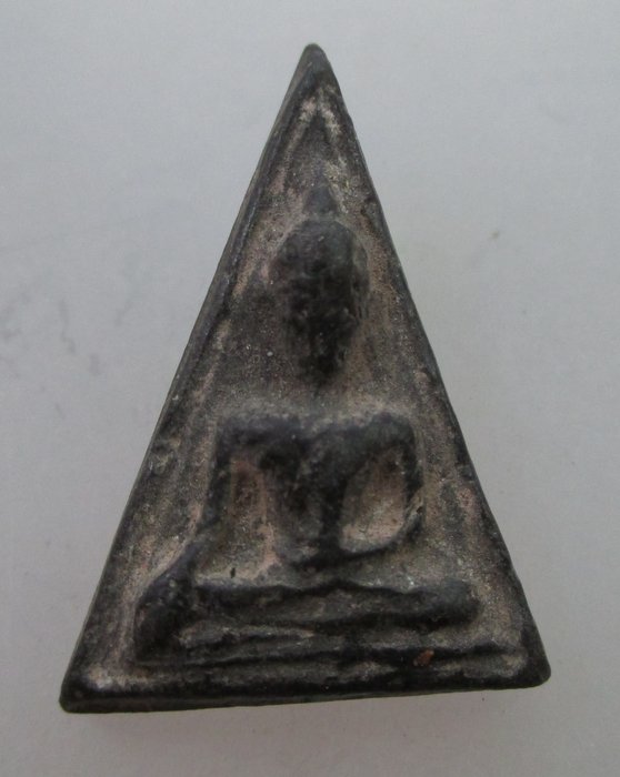 พระนางพญาหลวงพ่อจง วัดหน้าต่างนอก หลังยันต์