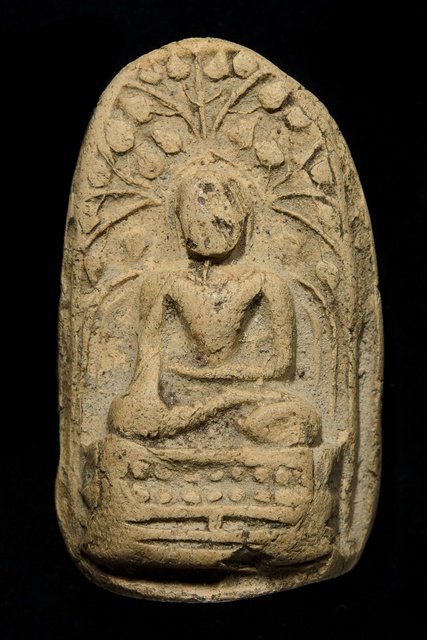 พระคงทรงพระบาง ลำพูน