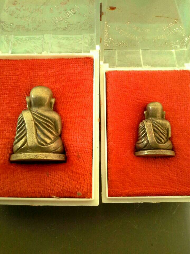 หลวงพ่อเงิน ฉลองสะพานปี31พิมพฺใหญ่-เล็ก สวยมากผิวเดิม โค๊ตชัด พร้อมกล่องวัด