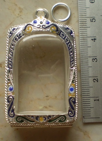 ตลับเงินลงยา ข้างไ่ข่เปลา   ใส่พระสมเด็จ   เคาะเดียว 