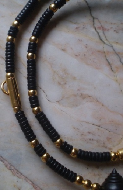 สร้อยกะลาตาเดียว  3  ห่วง  เม็ดแสตนเลสทองงานเลเซอร์  เคาะเดียว 