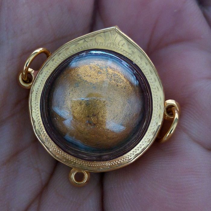 ลูกอมโค้ตเลข "3" หลวงพ่อสาคร วัดหนองกรับ  ‪#พร้อมเลี่ยมทองแท้ยกซุ้มหัวสิงห์แบบสามห่วง‬