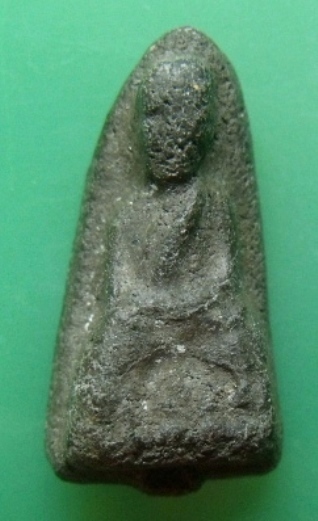 **วัดใจ**หลวงปู่ทวดเนื้อว่าน พิมพ์กลางชลูด หลังโรยแร่ เก่าไม่ทราบที่**สวยๆ เชิญชมครับ