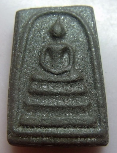 **วัดใจ**พระสมเด็จพิมพ์ใหญ่หลังพิมพ์เจดีย์ เนื้อแร่ เก่าๆ ไม่ทราบที่**เนื้อเป็นประกายระยิบระยับ สวยๆ