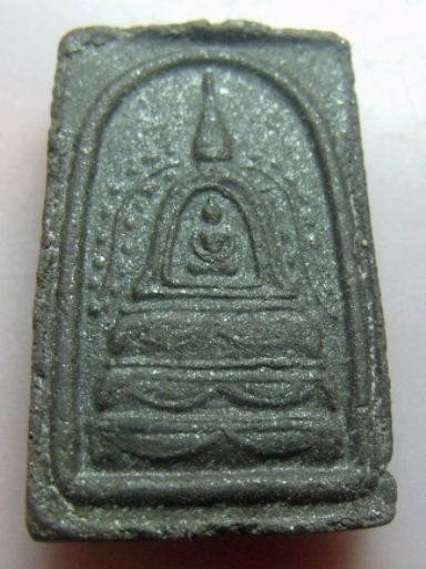 **วัดใจ**พระสมเด็จพิมพ์ใหญ่หลังพิมพ์เจดีย์ เนื้อแร่ เก่าๆ ไม่ทราบที่**เนื้อเป็นประกายระยิบระยับ สวยๆ