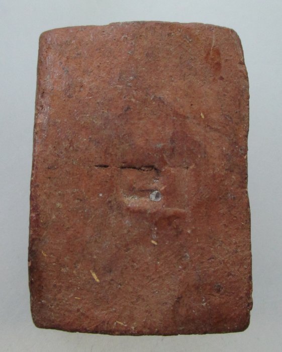 พระปิดตาเนื้อผงไม่ทราบที่ครับ