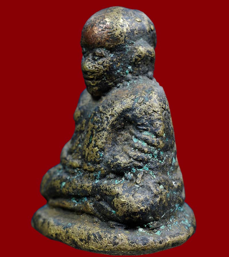 หลวงพ่อเงิน วัดบางคลาน จังหวัด พิจิตร รุ่นปืนแตก พิมพ์นิยม เศ ียรโต ปี ๒๕๒๘ (๒)