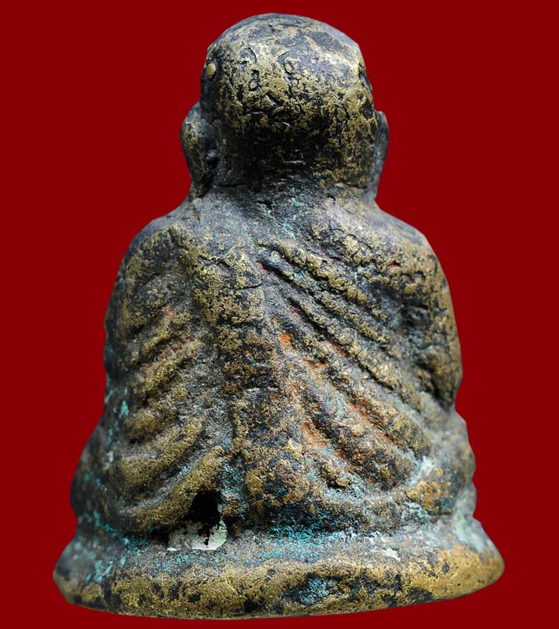 หลวงพ่อเงิน วัดบางคลาน จังหวัด พิจิตร รุ่นปืนแตก พิมพ์นิยม เศ ียรโต ปี ๒๕๒๘ (๒)