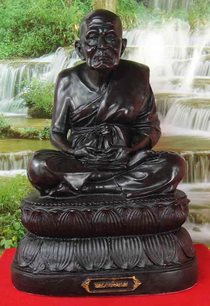 ***พระบูชาหลวงพ่อทวด วัดช้างไห้ เนื้อเรซิ่นผสมแร่เหล็กน้ำพี้ หน้าตัก 5 นิ้ว ความสูง 8 นิ้ว สวยงามมาก