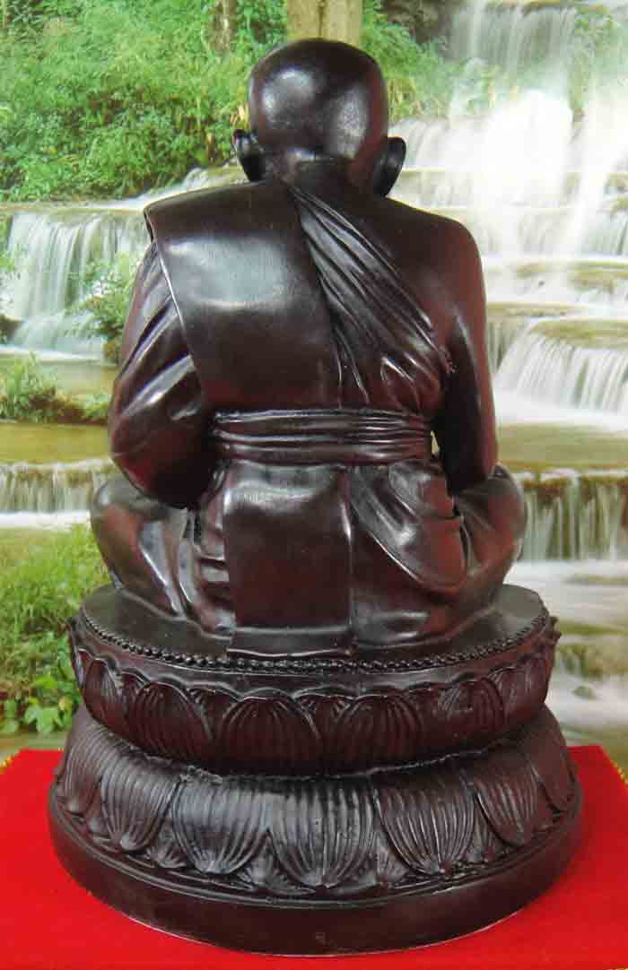 ***พระบูชาหลวงพ่อทวด วัดช้างไห้ เนื้อเรซิ่นผสมแร่เหล็กน้ำพี้ หน้าตัก 5 นิ้ว ความสูง 8 นิ้ว สวยงามมาก