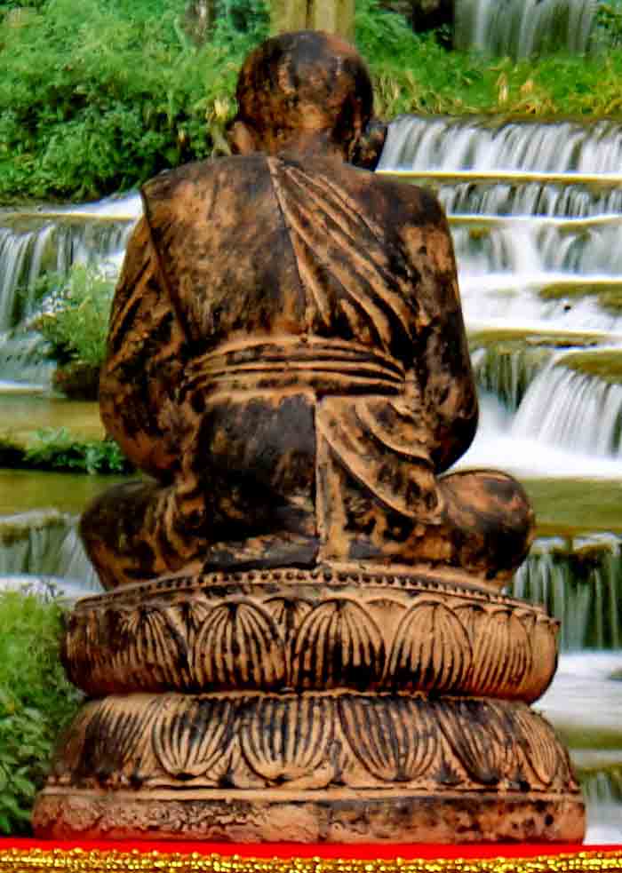 หลวงพ่อทวดเหยียบน้ำทะเลจืด หน้าตัก 5 นิ้ว เนื้อผสมศิลาแลงหล่อปัดสี งานพุท ศิลป์ประณีตสวยงาม รายละเอี