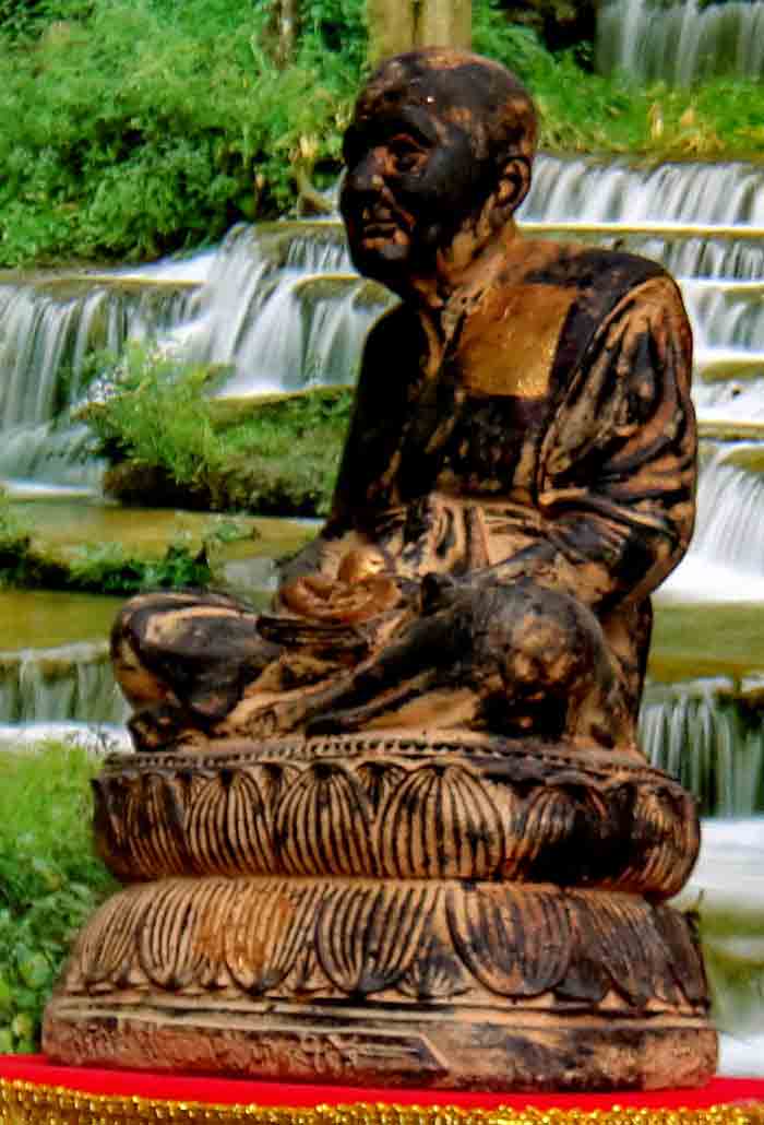 หลวงพ่อทวดเหยียบน้ำทะเลจืด หน้าตัก 5 นิ้ว เนื้อผสมศิลาแลงหล่อปัดสี งานพุท ศิลป์ประณีตสวยงาม รายละเอี