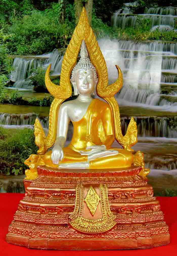 พระพุทธชินราช เนื้อเรซิ่นสีสามกษัตริย์ พุทธลักษณะสวยงามมากค่ะ ขนาดหน้าตัก 5 นิ้ว ความสูง 12 นิ้ว ฐาน