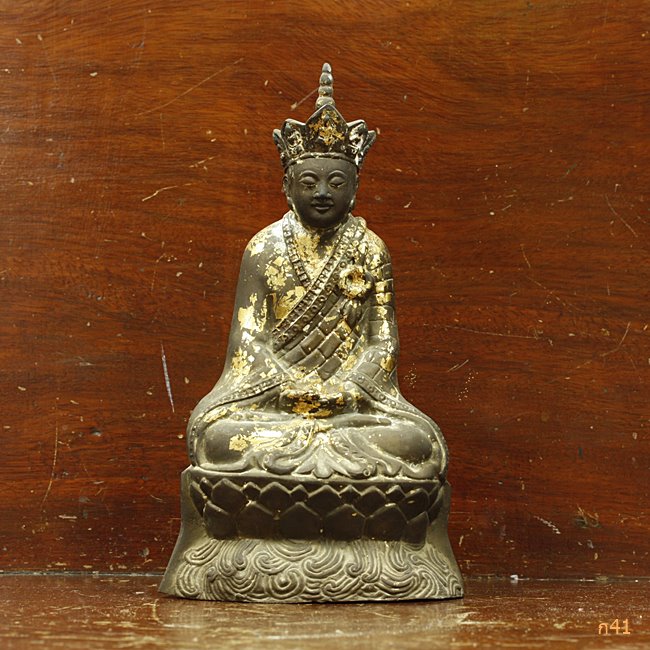 พระบูชาพระจีน ใต้ฐานมีดิน...../000