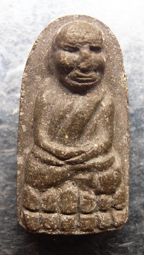 หลวงปู่ทวด หลวงปู่หมุน เนื้อเทา สวยๆครับ