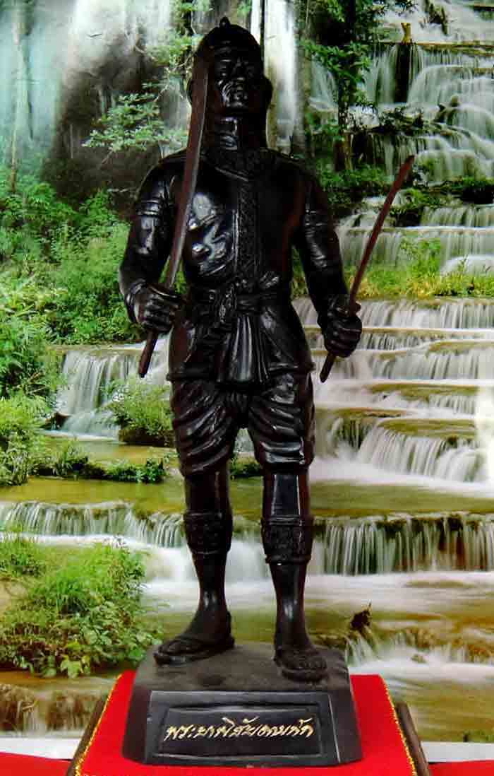 พระยาพิชัยดาบหัก ขนาดบูชาสูง12 นิ้ว เนื้อโลหะผสมรมดำ เมืองอุตรดิตถ์พิธีใหญ่สภาพพระสวยเดิมน่าบูชามาก 