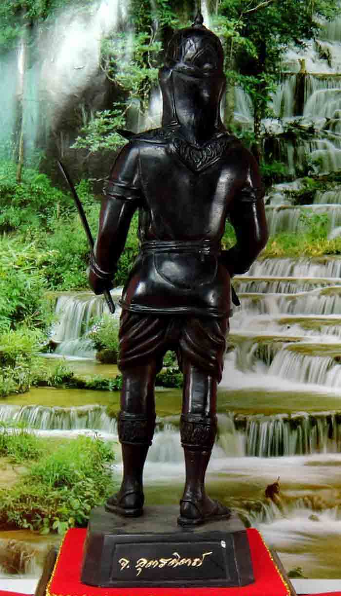 พระยาพิชัยดาบหัก ขนาดบูชาสูง12 นิ้ว เนื้อโลหะผสมรมดำ เมืองอุตรดิตถ์พิธีใหญ่สภาพพระสวยเดิมน่าบูชามาก 