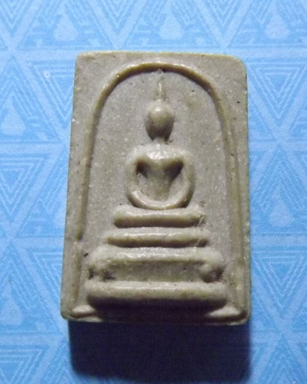 สมเด็จคะแนน หลวงพ่อกวย พิมพ์เหมือนเกศทะลุซุ้ม หลังจารยันต์