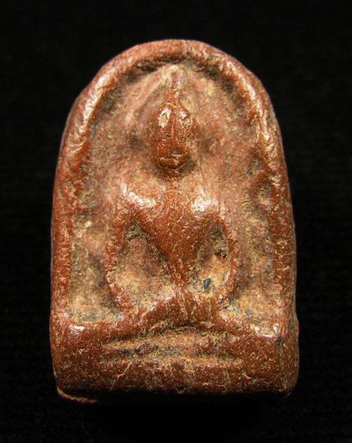 พระเนื้อดิน เนื้อหามวลสารดี สวยไม่ทราบที่ครับ