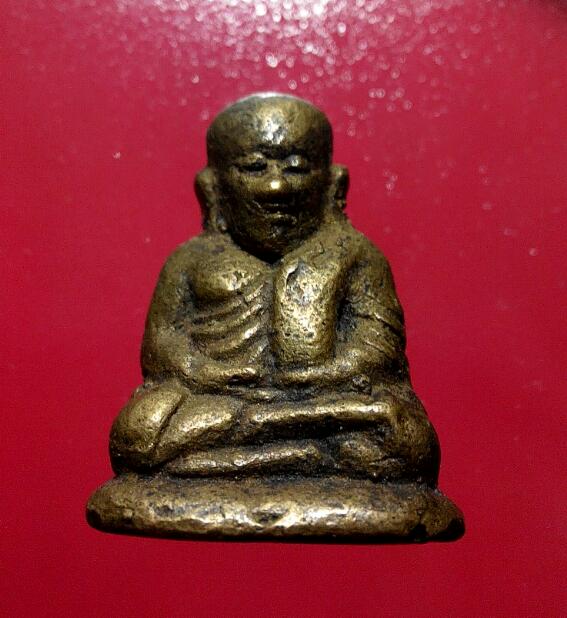 พ่อเงิน รุ่นปืนแตก พิมพ์ เศียรโต นิยม # 4