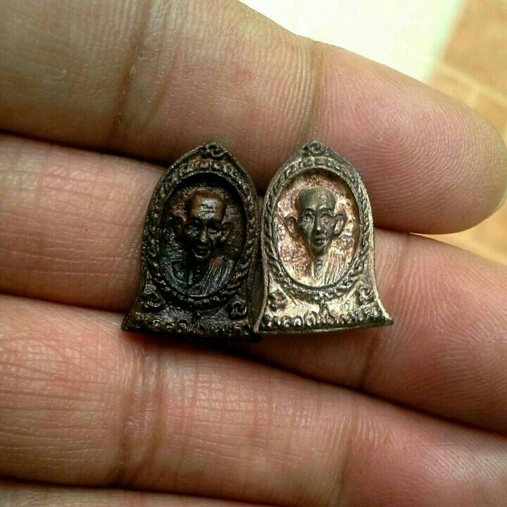 หลวงพ่อเกษม 2องค์ เงิน-นวะ สวยเดิมๆ