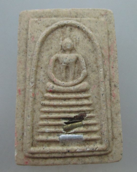 พระสมเด็จหลวงพ่อรวย วัดเขาประชุมเทพ  จ.ระยอง ตะกรุด3ดอก