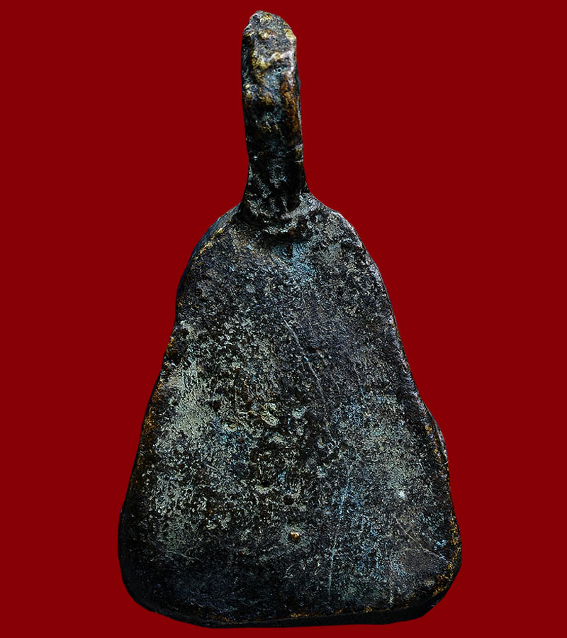 หลวงพ่อเงิน วัดบางคลาน จังหวัด พิจิตร รุ่นปืนแตก พิมพ์จอบใหญ่ ปี ๒๕๒๘ (๑) 