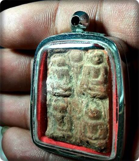 จัดพระแท้พระกรุพระแผงตัด เนื้อดิน กรุจรเข้ร้องตัด4พร้อมใส่กรอบพร้อมใช้ราคาโดนใจ