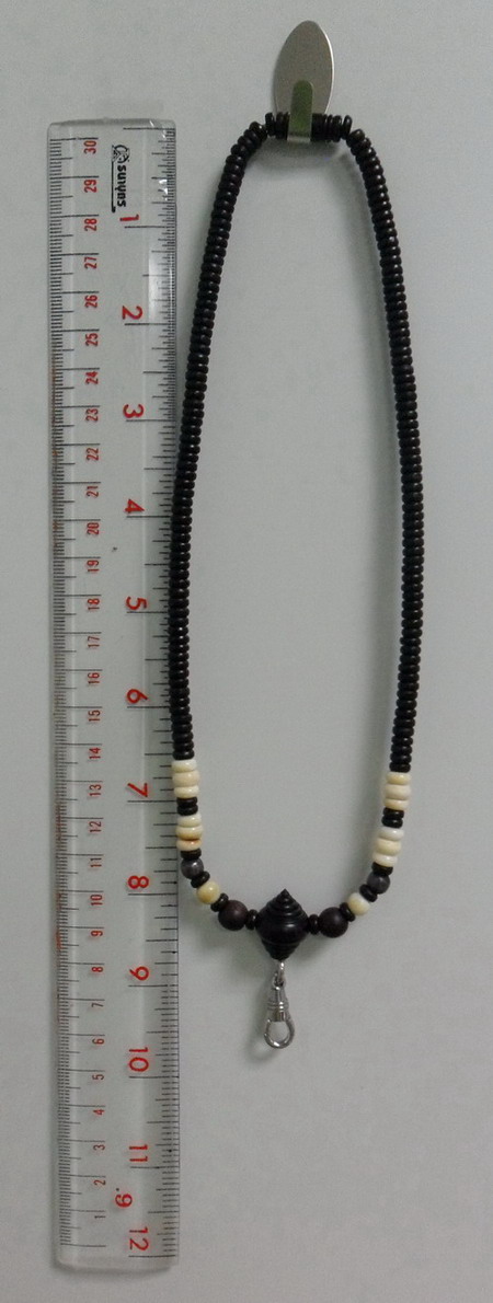 สร้อยกะลาเท่ห์ๆ เส้นนี้ประกอบด้วยของมงคลและศักดิ์สิทธิ์จากธรรมชาติ