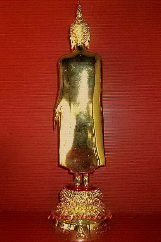 พระบูชาพระร่วงโรจนฤทธิ์ วัดพระปฐมเจดีย์ จ.นครปฐม ครบรอบ 98 ปี กะไหล่ทอง สวยมากค่ะ