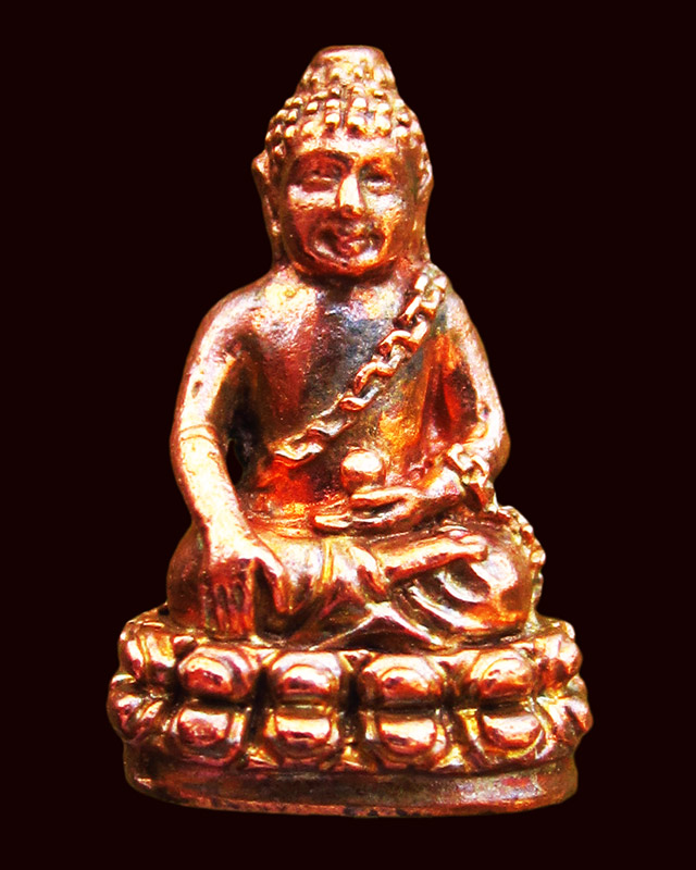 พระชัยวัฒน์ รุ่นสร้างบารมี หลวงปู่บัว ถามโก ออกวัดแหลมกลัด จ.ตราด ปี ๒๕๕๓ เนื้อทองผสม