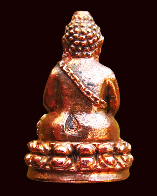 พระชัยวัฒน์ รุ่นสร้างบารมี หลวงปู่บัว ถามโก ออกวัดแหลมกลัด จ.ตราด ปี ๒๕๕๓ เนื้อทองผสม