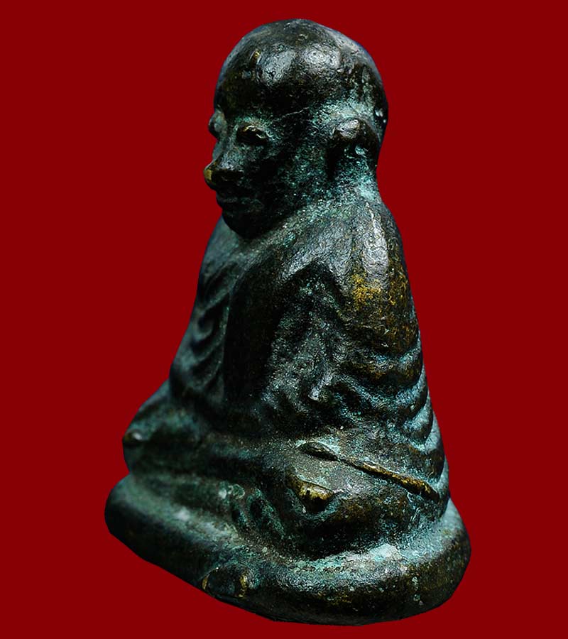 หลวงพ่อเงิน วัดบางคลาน จังหวัด พิจิตร รุ่นปืนแตก พิมพ์ไตรมาส นิยมเศียรกลม ปี ๒๕๒๘ (๕) 