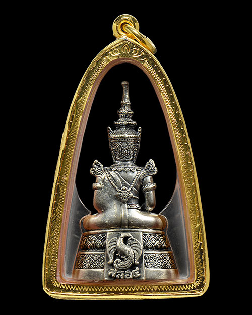 พระแก้วมรกต กรมสรรพสามิต ครบ64ปี วัดพระศรีรัตนศาสดาราม2539 เนื้อเงิน เลข5823สภาพสวยมาก+กล่องเดิม