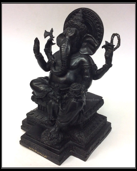 พระพิฆเนศ รุ่นสมปรารถนา ขนาดบูชา สูง 7.5นิ้ว วัดบางกุ้ง สุพรรณฯ ปี50 เนื้อโลหะรมดำ ฝังเนื้อผงใต้ฐาน 