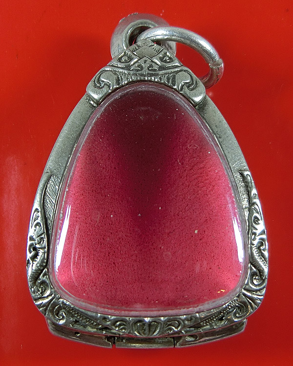 ตลับเงิน ใส่พระปิดตา ปลดหนี้ ลป. โต๊ะ