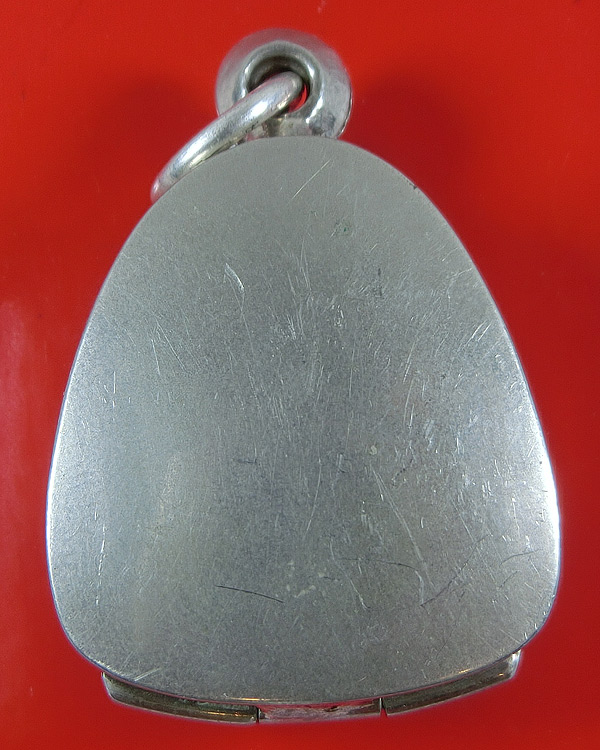 ตลับเงิน ใส่พระปิดตา ปลดหนี้ ลป. โต๊ะ