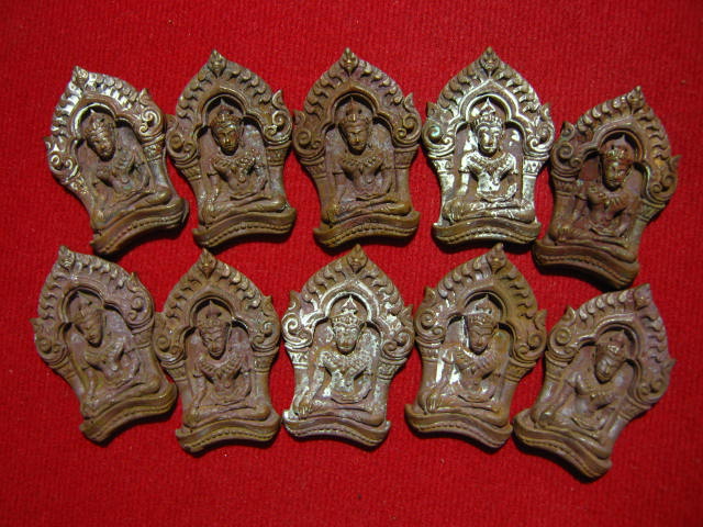 พระยอดขุนพล บ้านค่าย รุ่นแรก หลวงพ่อสาคร วัดหนองกรับ พิมพ์เล็กเนื้อสำริด จัดให้เก็บ 10 องค์